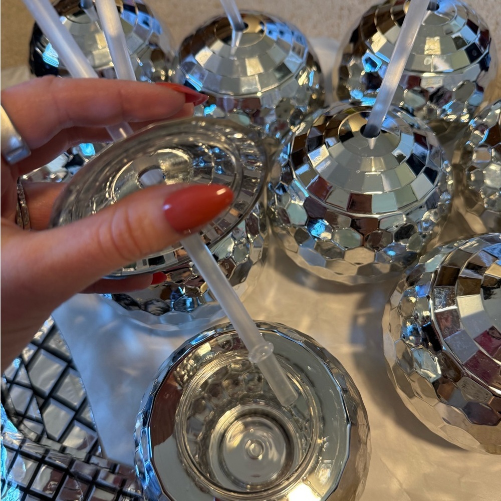 Set of 9 Silver Disco Ball Drink Cups and disco ball foil balloons - Picture 4 of 10